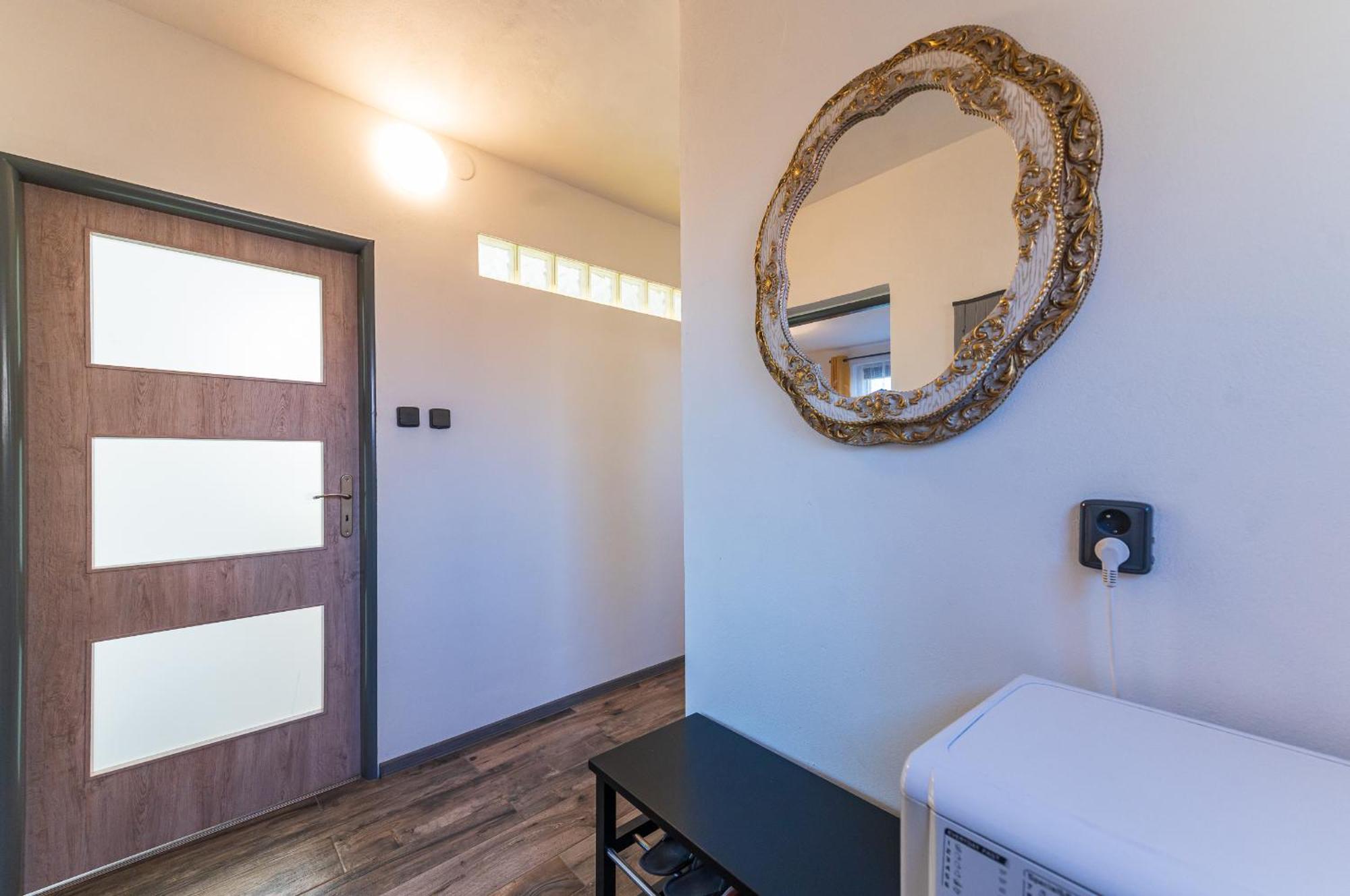 Ubytovani Na Samote - Apartman U Tesaru Komarice المظهر الخارجي الصورة