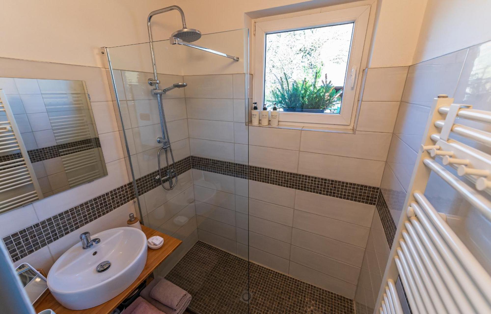 Ubytovani Na Samote - Apartman U Tesaru Komarice المظهر الخارجي الصورة